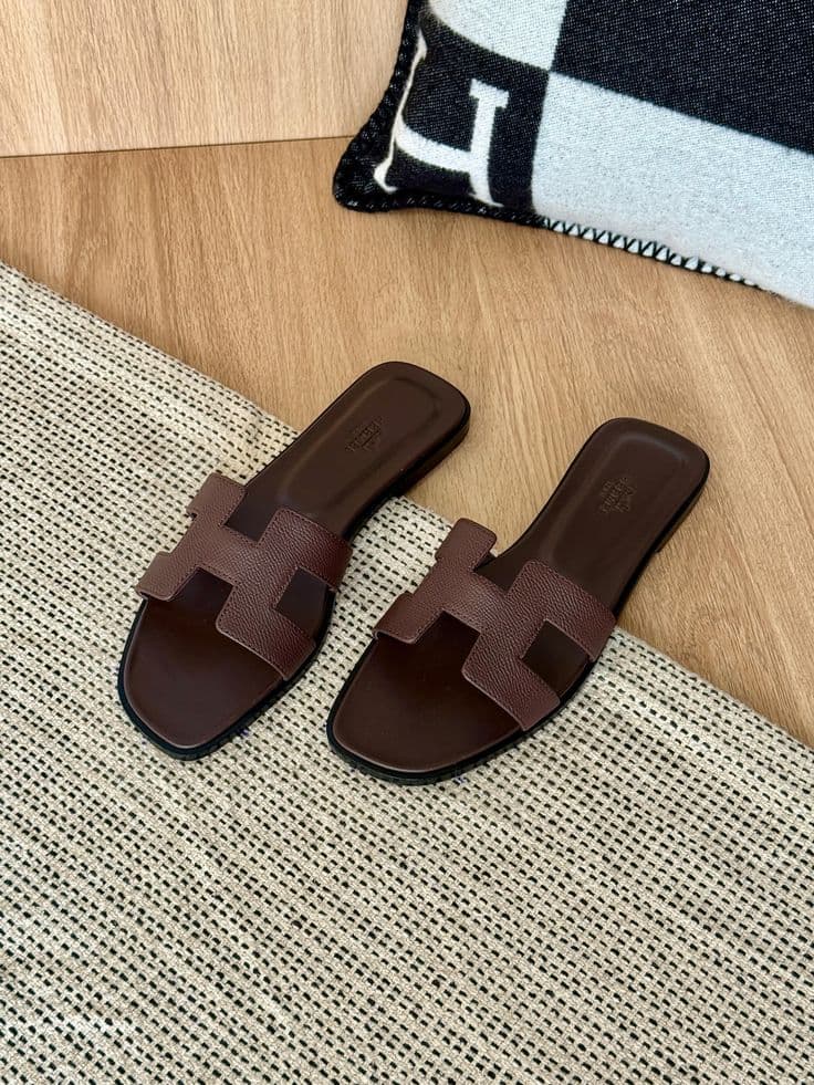 LDE Slippers  view 2